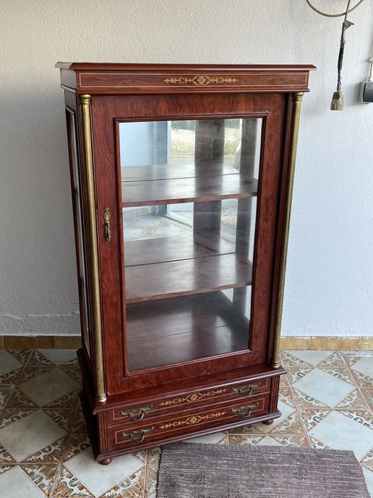 Movél Vitrine Artel