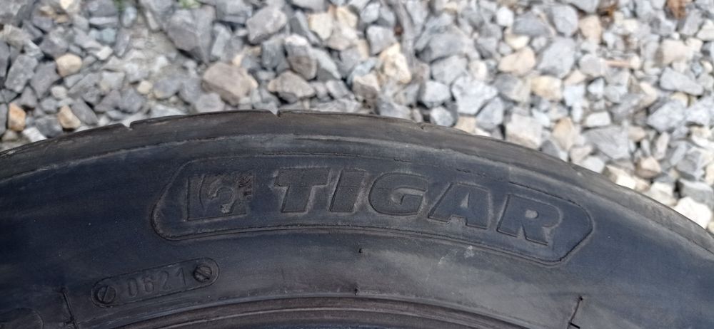 Opony letnie używane 215/55/17