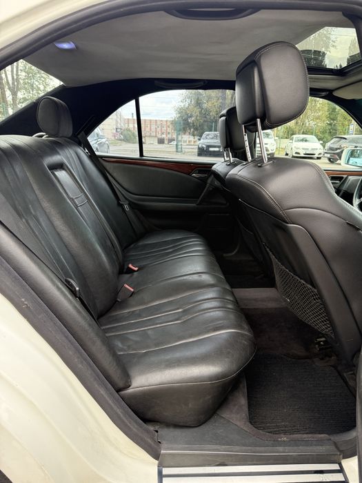 Mercedes 210. 2.0 газ/бенз