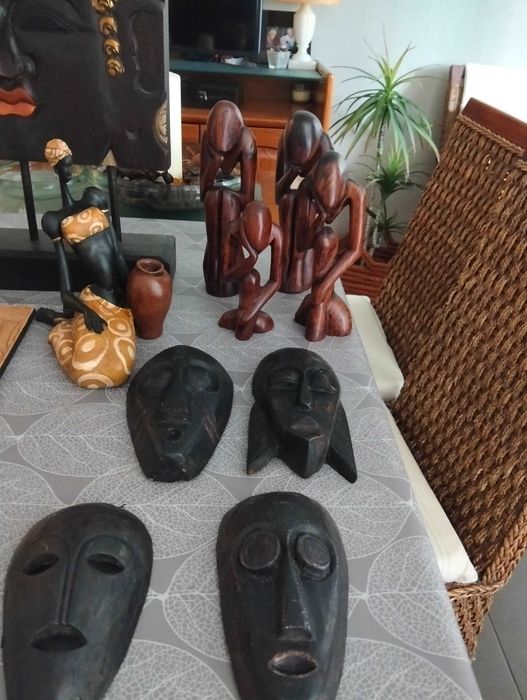 Várias peças africanas
