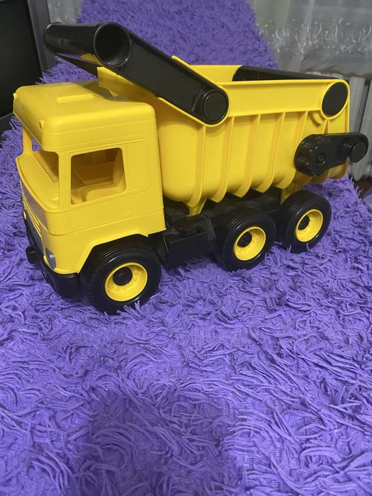 Дитяча машина (самоскид)