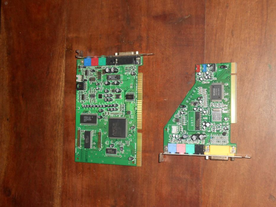 Placa grafica / adaptador multiplicador USB / placa som Aztech antiga