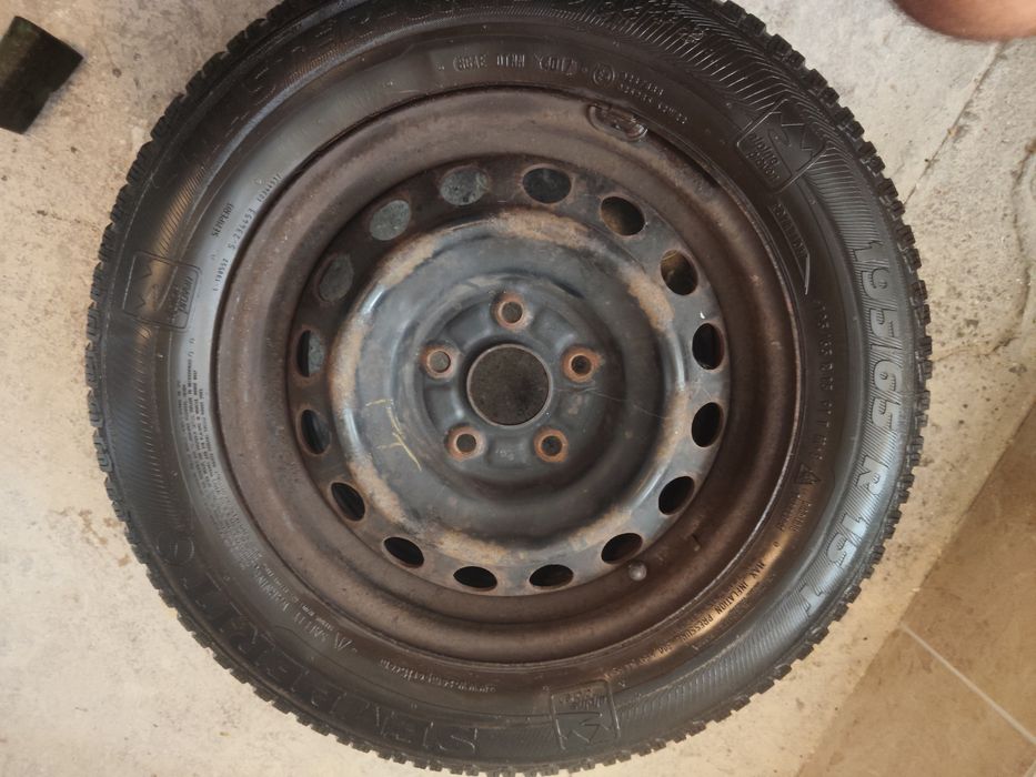 Zimowe Opony Master Grip 2 195/65 r15 na feldze plus kołpaki