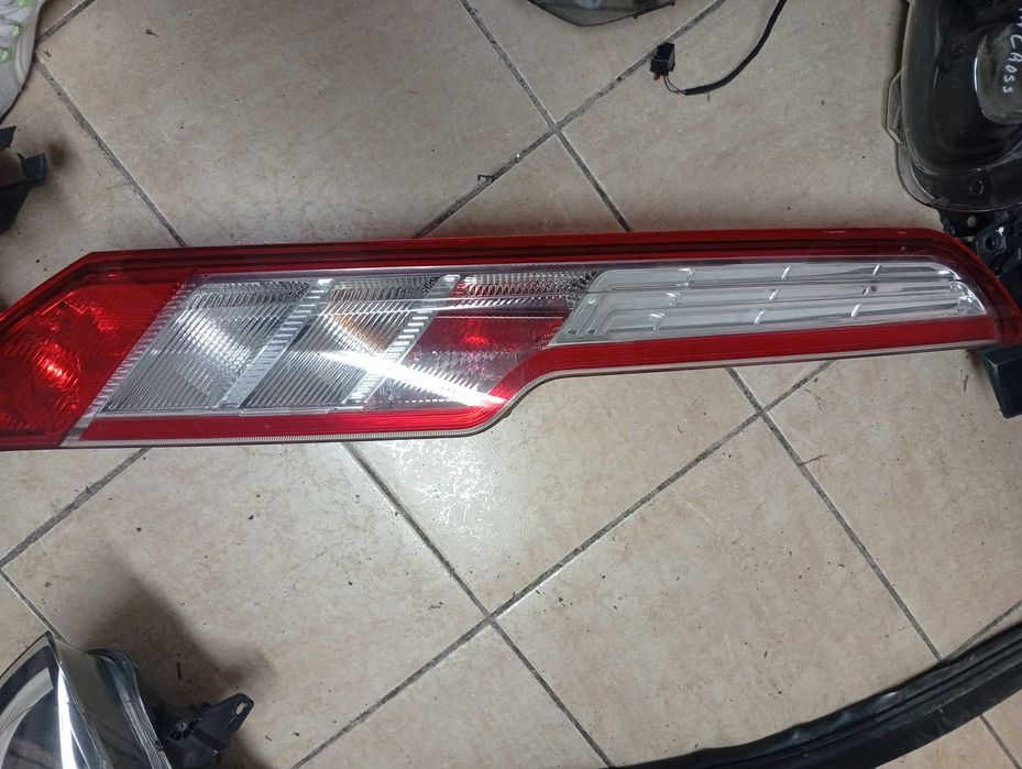 farolim tras esq ford transit custom