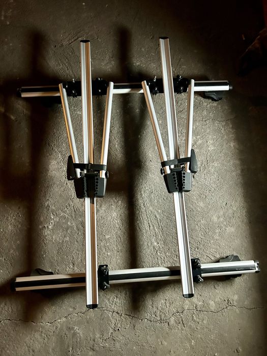 Bagażnik dachowy na 2 rowery, belki na relingi