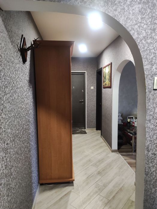 Продаю квартиру смт. Ставище