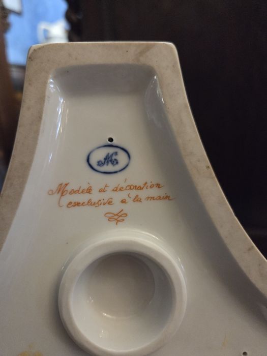 Imponente conjunto de candelabros e terrina  sevres