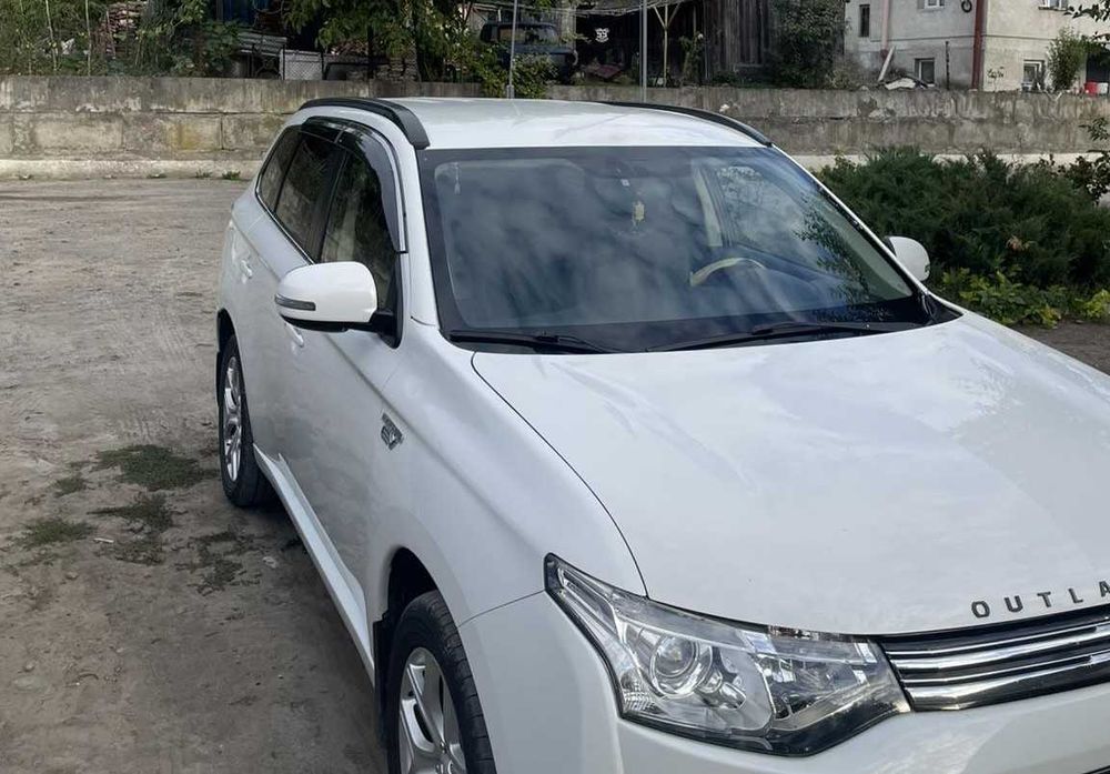 дефлектори вікон Mitsubishi Outlander 2012-2020, вітровики Аутлендер з хромом