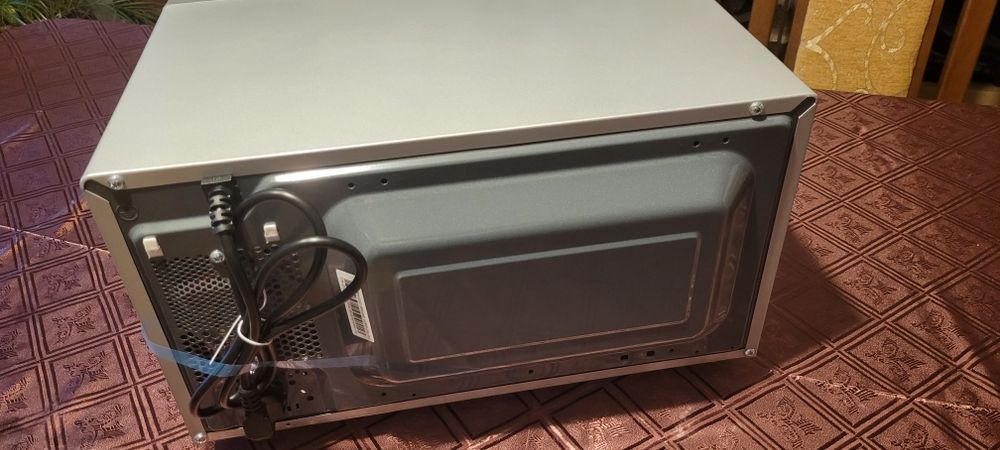 Kuchenka mikrofalowa SHARP YC-PS204AE-S 700W