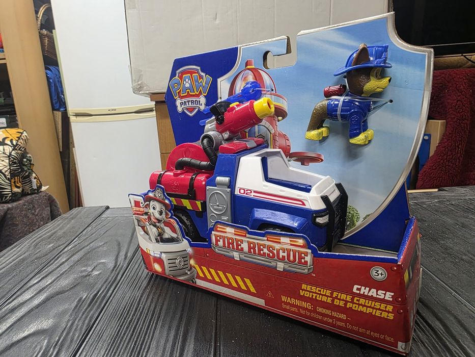 Psi Patrol PAW Patrol Chase pojazd strażacki Fire Rescue Cruiser z figurką