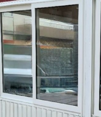 Janelas/portas de correr/paineis vidro e aluminio lacado branco