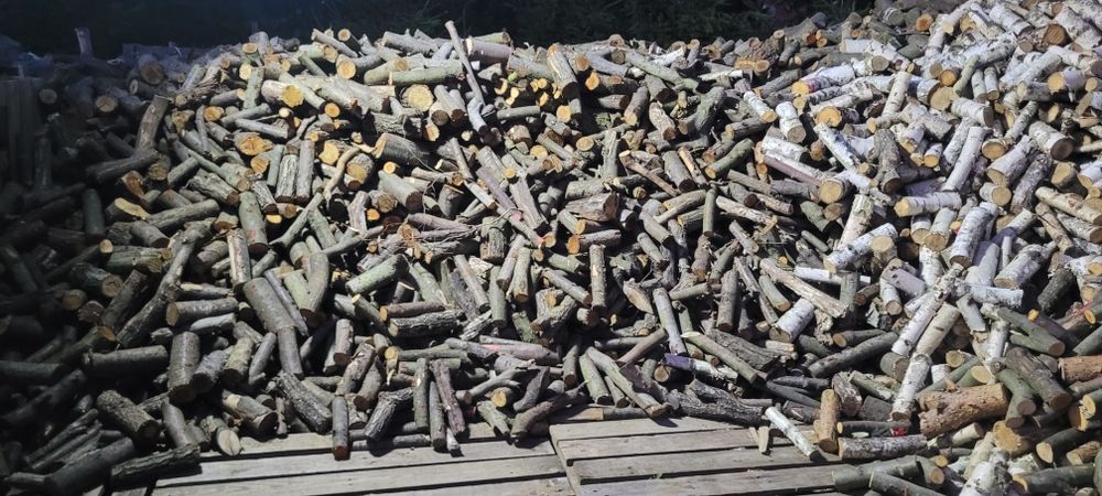 Drewno opałowe zapewniamy  transport