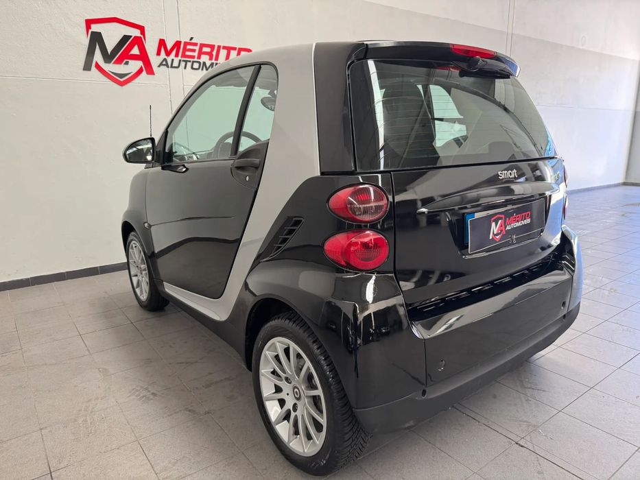 Smart ForTwo Coupé 0.8 cdi Passion 45 foto 4