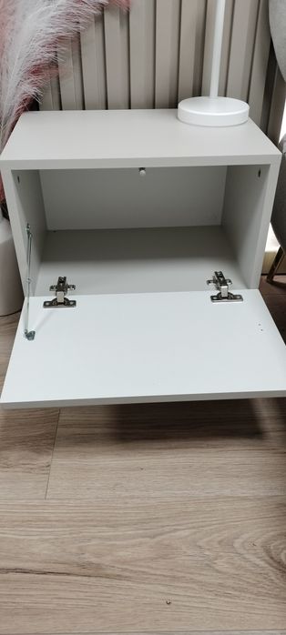 Dwie szafki nocne kaszmirowe z złotymi nogami