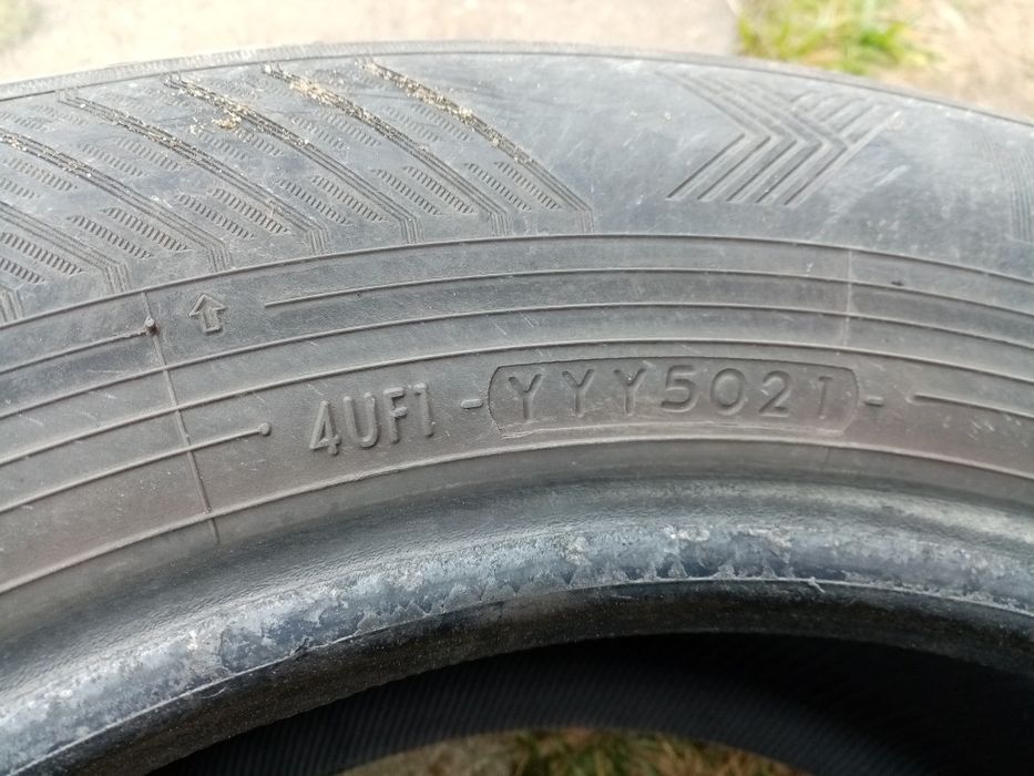 Opony wielosezonowe 215/60 r16  2szt yokohama BluEarth-4S