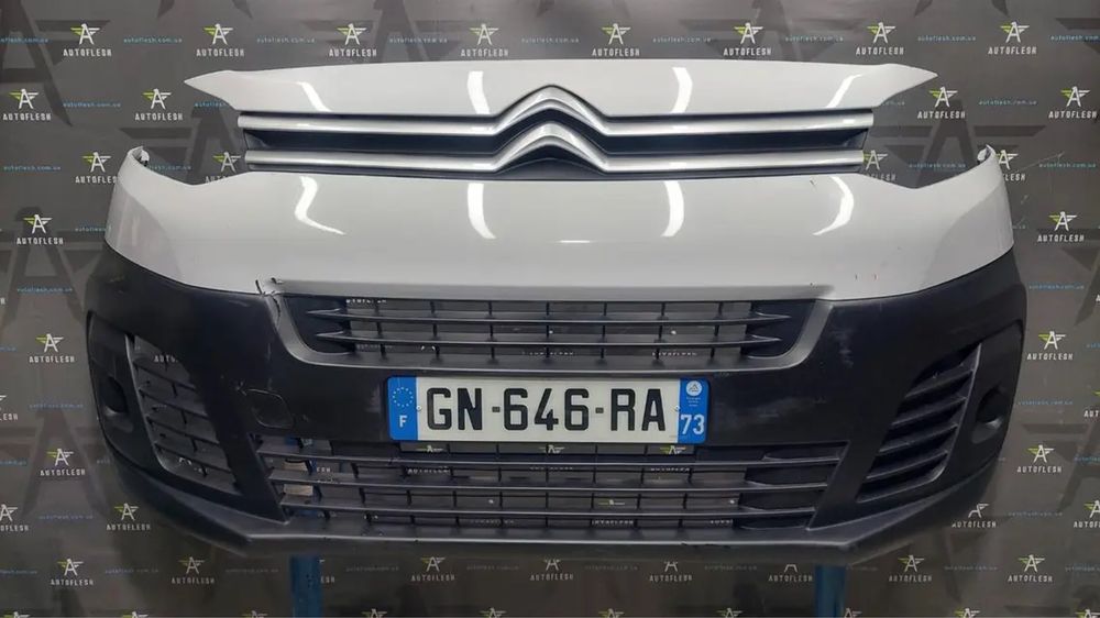 Бампер передній Сітроен джампі 3 Бампер передній у зборі 1615649280, 1615050480 Citroen Jumpy III (16-24)