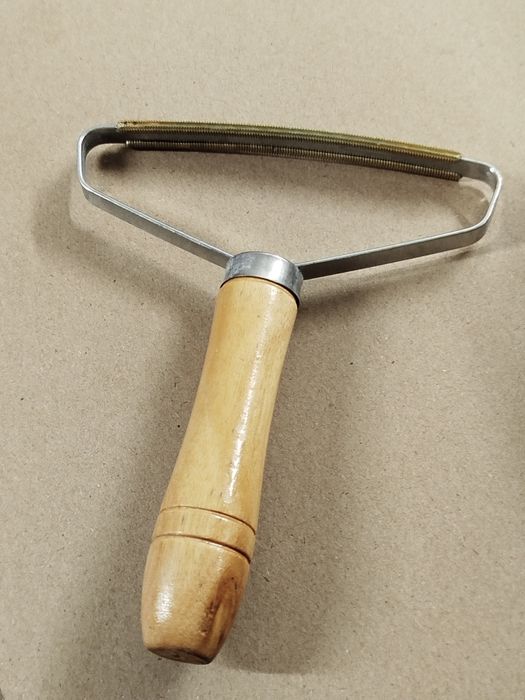 Zgrzeblo wyczesak do sierści, kłaczków (v12)