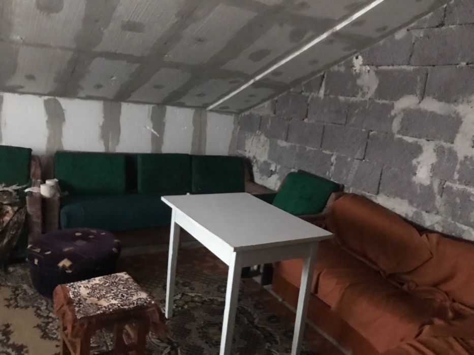 Продаж цегляного будинку