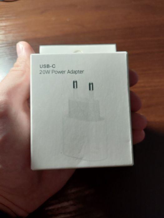 Зарядка для iPhone/Android  (20Вт Type-C) – нова, швидка!