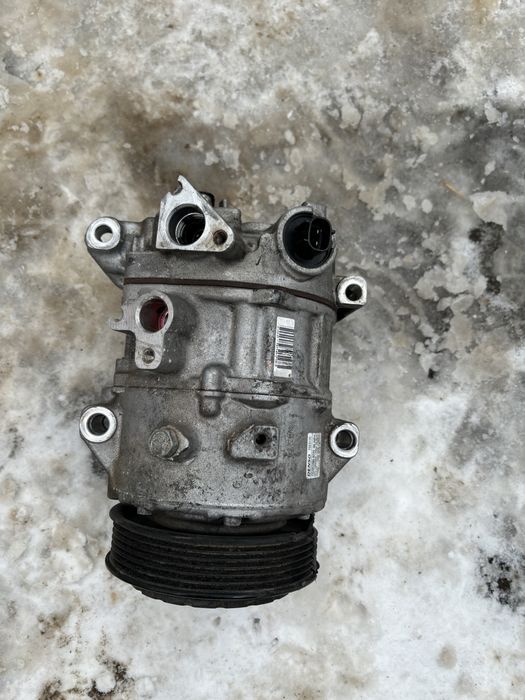 Компресор кондиціонера на Тойоту Рав 4 2021 2.5