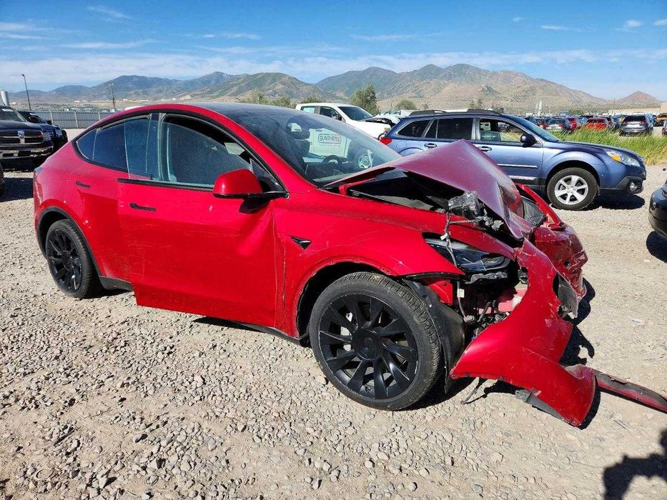 Tesla model y 2023 long range