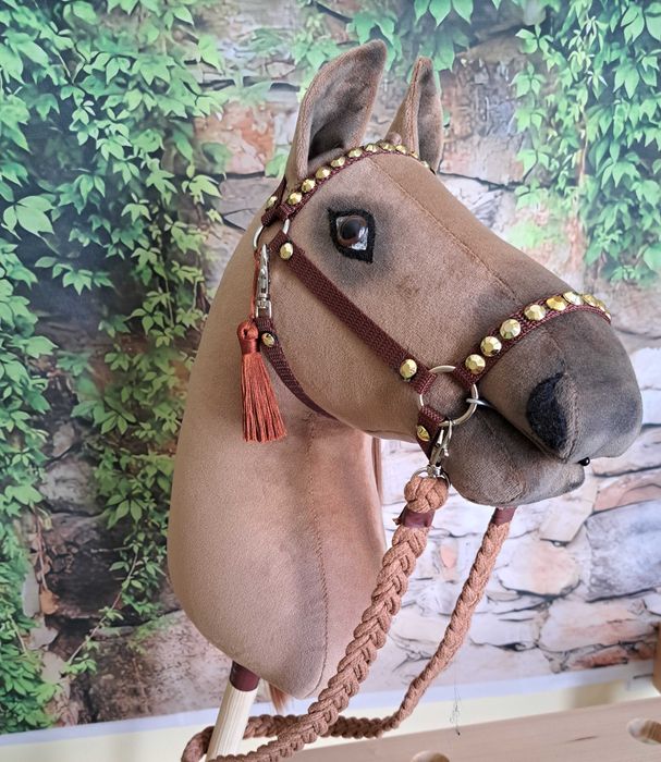 Konik Hobby Horse   ,kasztan, wielkość A3  - Zestaw