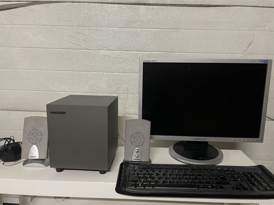 Ecra samsung para computador e teclado sem fios com ou sem colunas