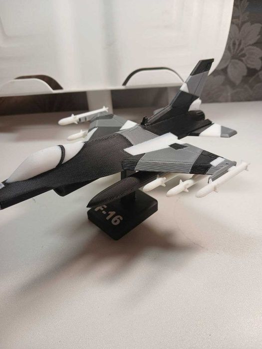 F16 літак винищувач маштаб 1:72 F16 (самолёт  истребитель)