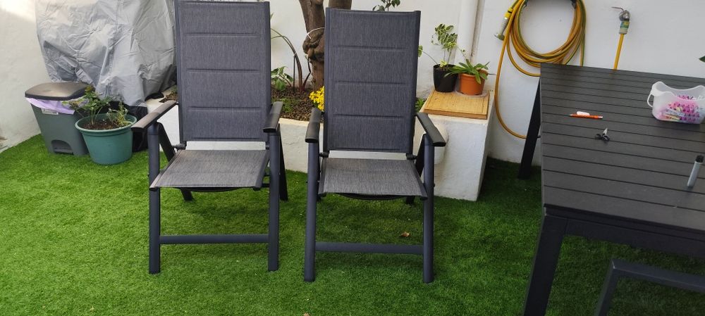 Cadeiras de jardim ou exterior dobráveis e reclináveis novas