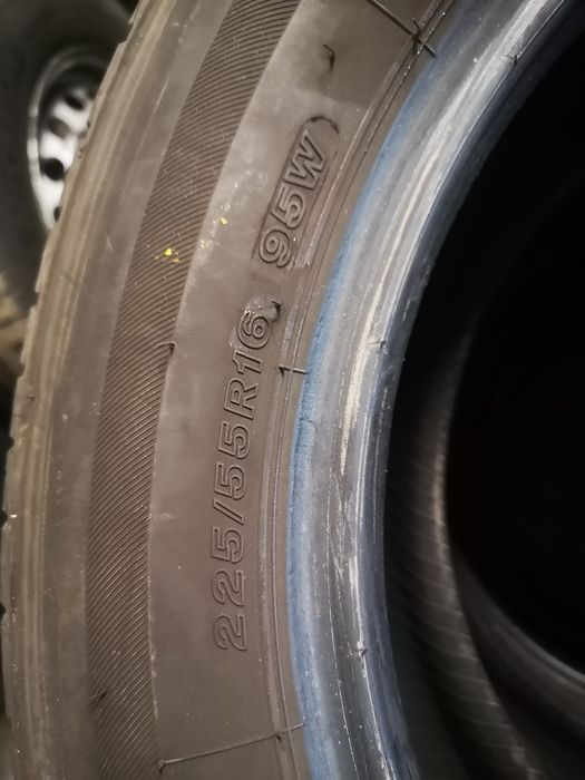 Pneus 225 55 R16