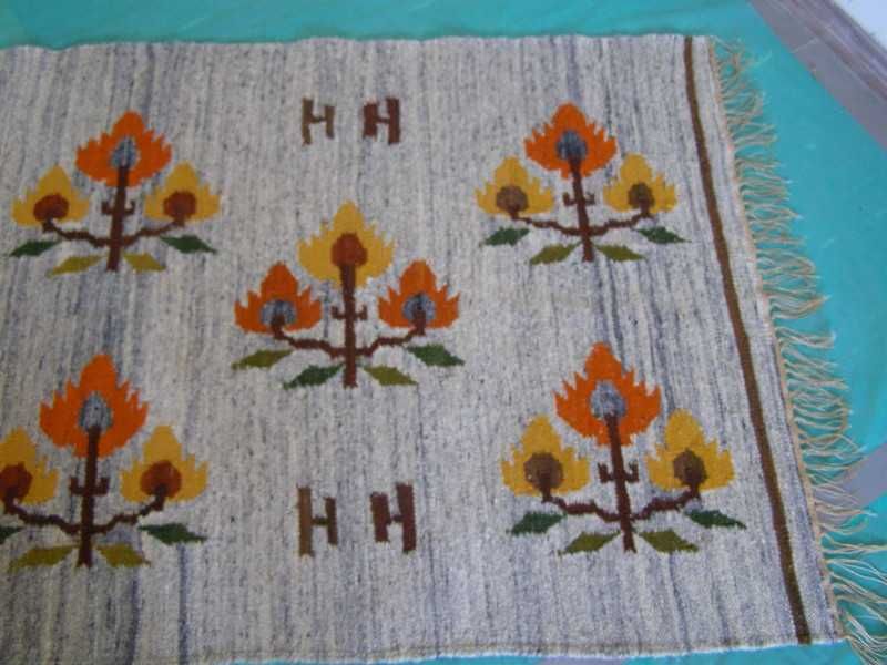 Maria Bujakowa - kilim " Góralskie róże "