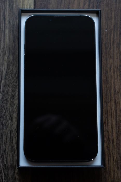 iPhone 13 Pro - 128 GB - Cinza Graphite c/ acessórios