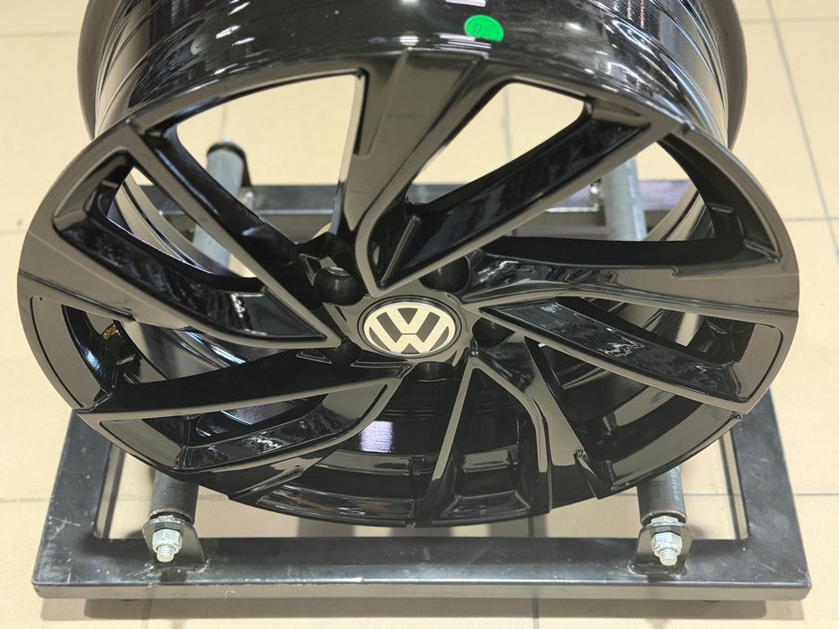 Диски REPLICA WH VW6111 R17 5x112 Black (VW / Skoda / Audi / Seat)