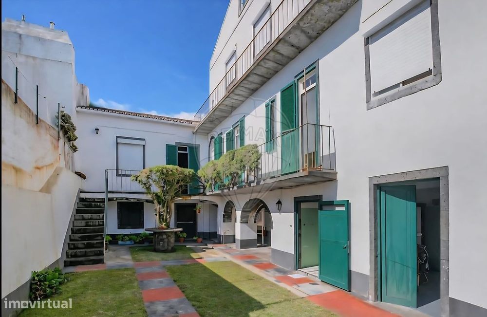 Moradia T4 para venda