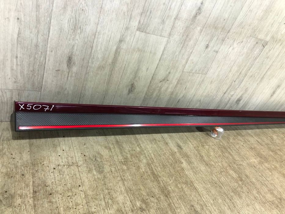Порог левый Mitsubishi Space Star накладка порога MZ33136372