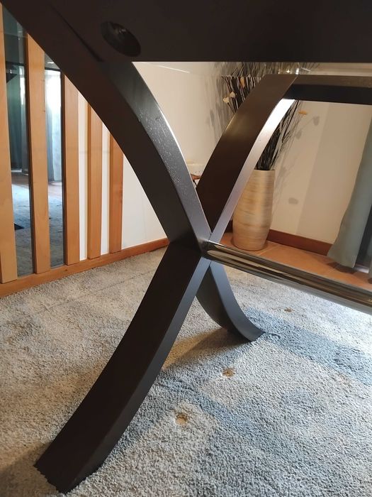 Mesa de jantar em bom estado