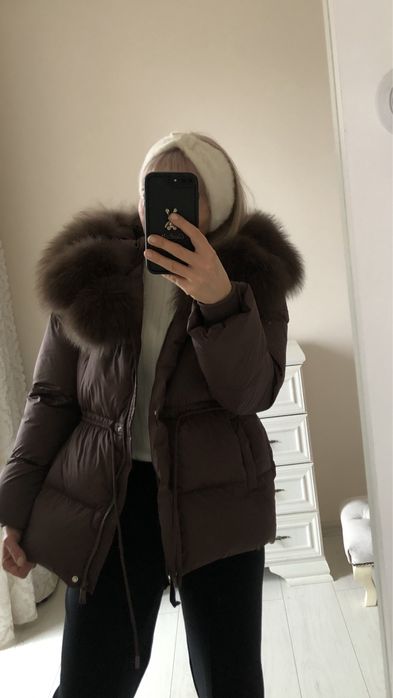 Пуховик,куртка,курточка з песцем.