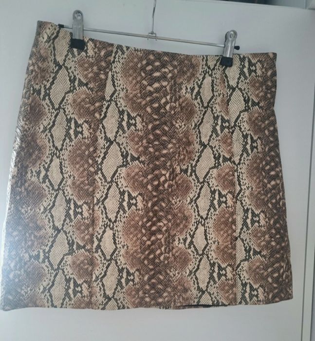 Nowa wężowa spódniczka New Look