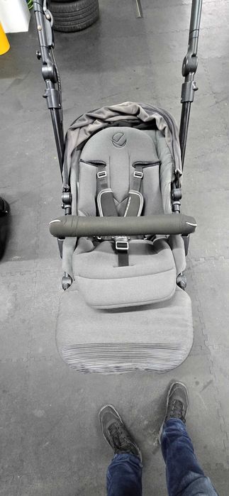 Carrinho de bebe 2 em 1  jane