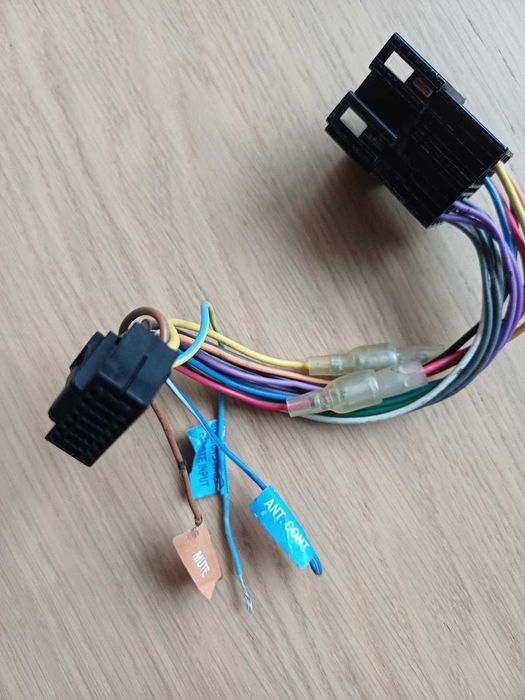 Adapter kostka ISO do radia samochodowego KENWOOD KDC-BT51U