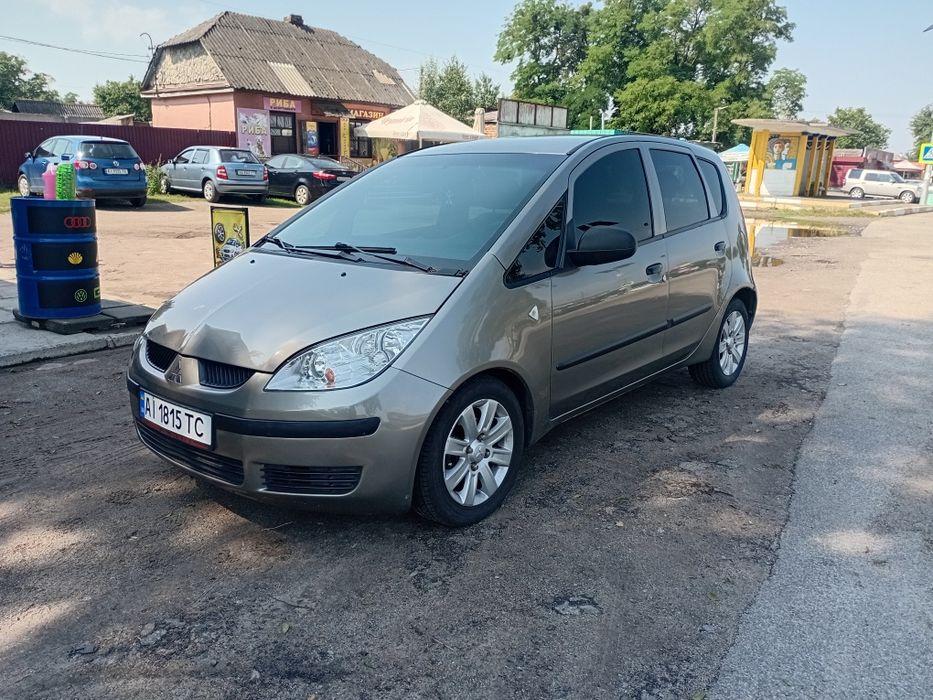 Автомобіль Mitsubishi colt 2008року