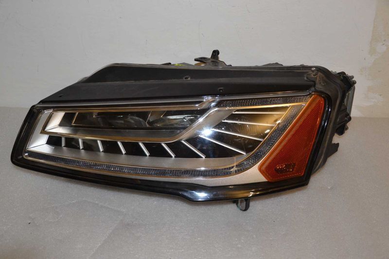 Левая и правая фара Audi A8 D4  2015 2016 2017 2018