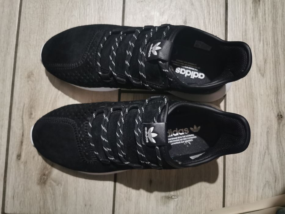 Adidas tubular Shadow
