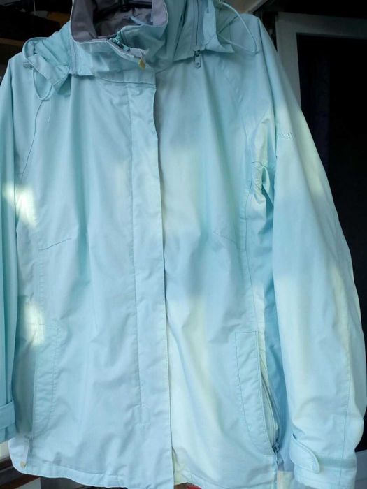 Жіноча вітровка розмір  L-XL