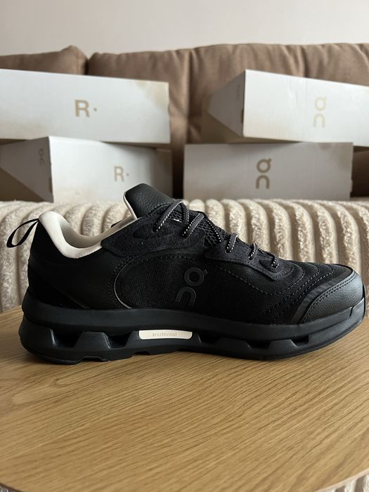 Кросівки  On ranning Cloudzone Moon оригінал!