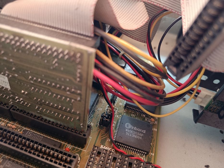 Ретро комп'ютер IBM 286