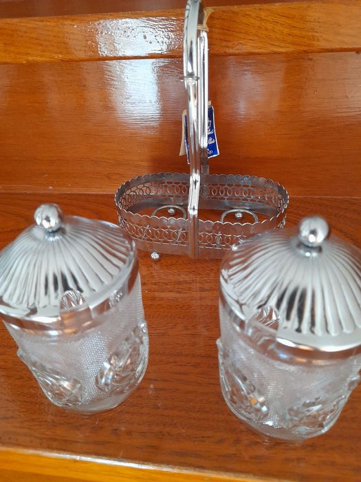 Conjunto frascos p/ doce em Prata cromada.