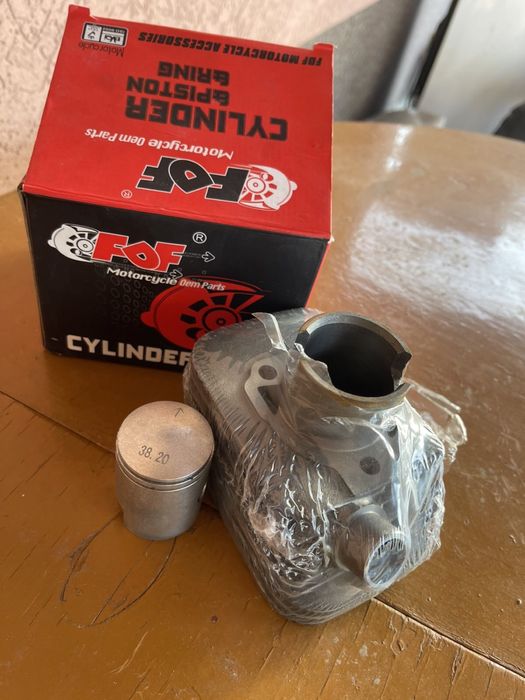 Продаю поршнева piaggio si bravo ciao