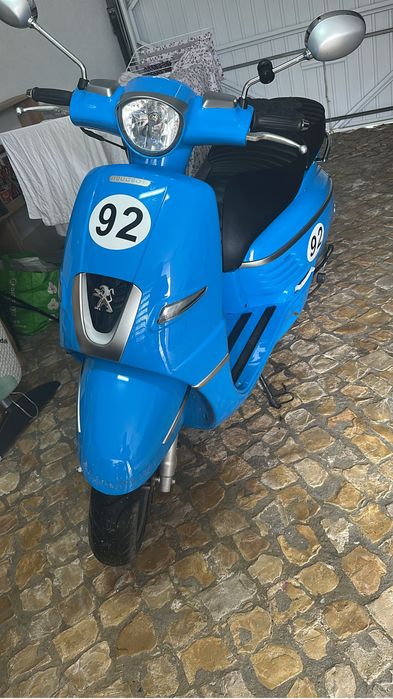 Moto semi nova cheirando a novo