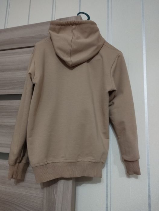 Спортивна кофточка